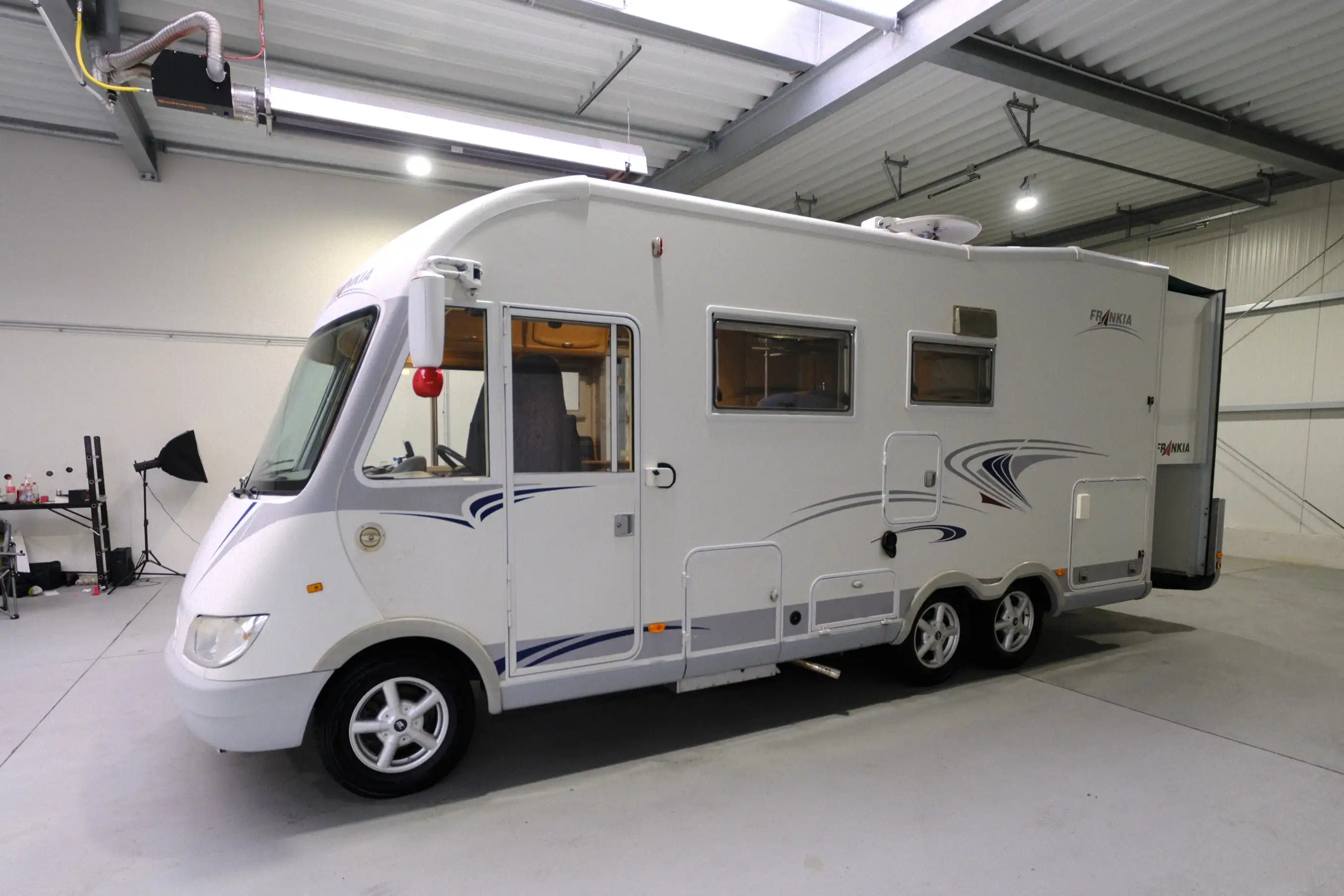 FRANKIA I 650 QS Holiday Class